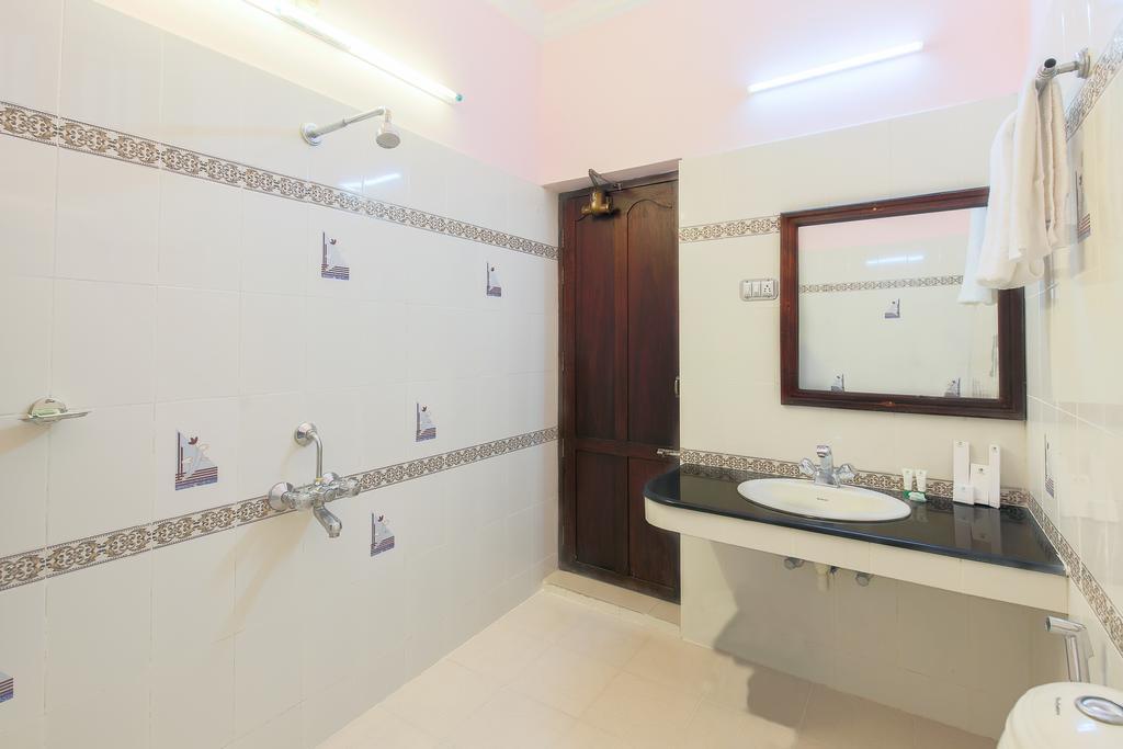 Treebo Moonlight Hotel Thiruvananthapuram Exterior foto
